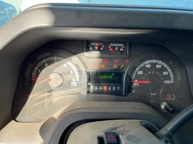2016 Ford Econoline E450 Super Duty Cutaway Van