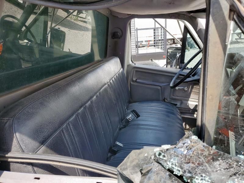 1995 Ford F800