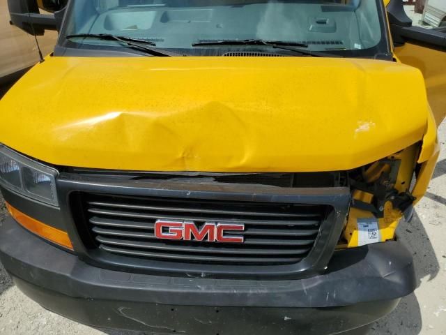 2022 GMC Savana Cutaway G3500