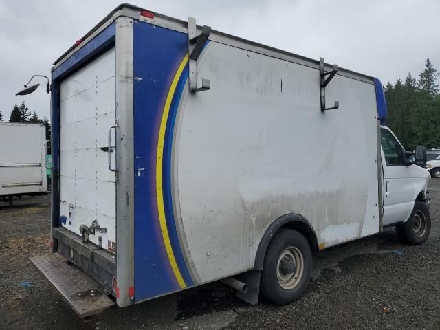 2012 Ford Econoline E350 Super Duty Cutaway Van