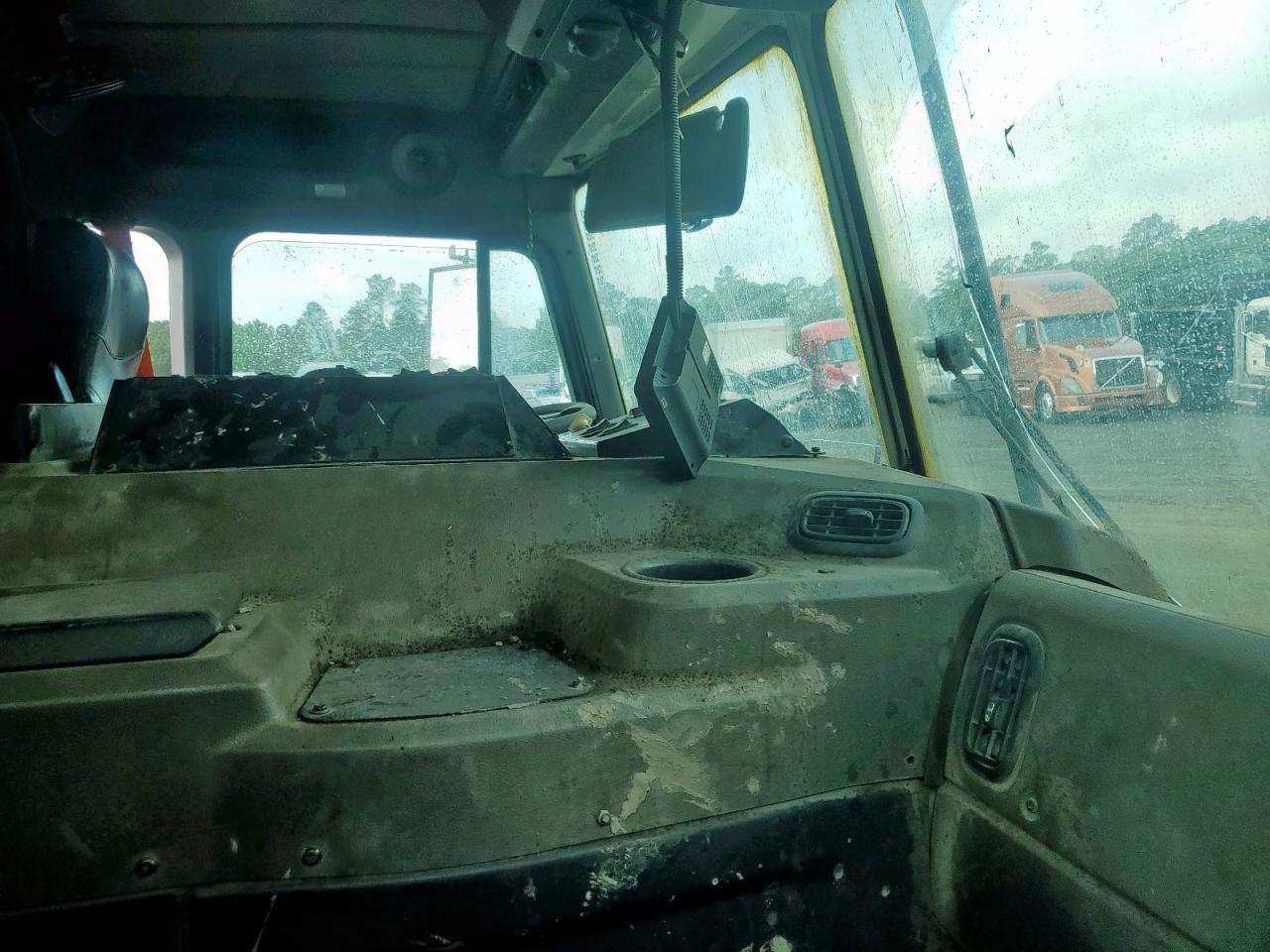 2020 Peterbilt 520 Refuse Truck