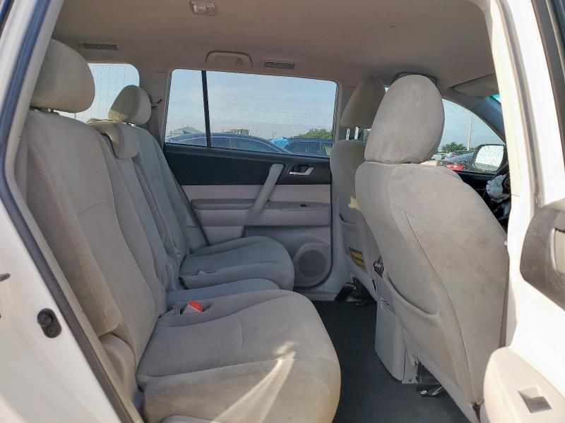2013 Toyota Highlander Base
