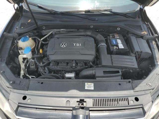 2015 Volkswagen Passat SE