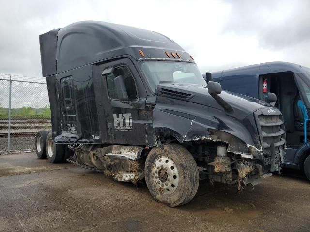 2019 Freightliner Cascadia 126 Semi Truck