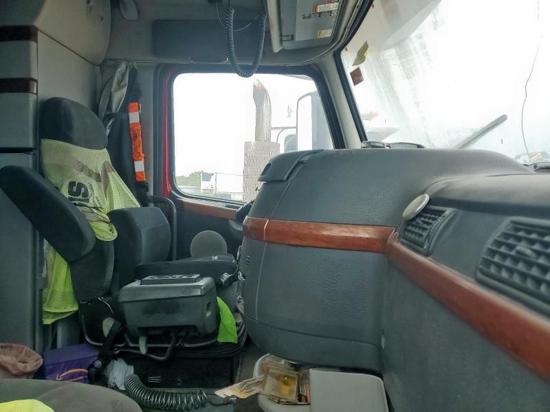 2007 Volvo VNL Semi Truck