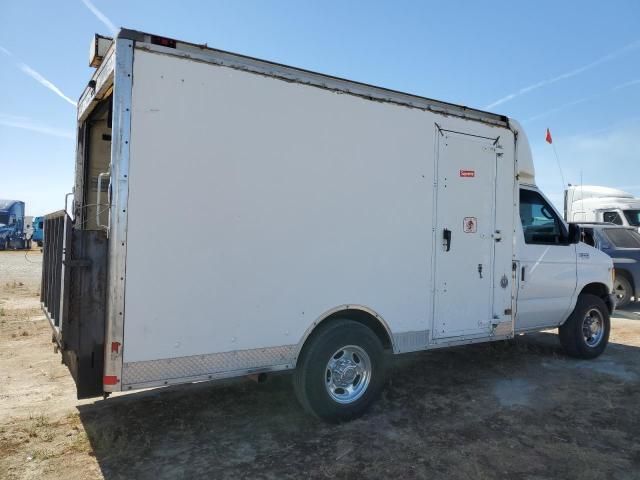 2002 Ford Econoline E350 Super Duty Cutaway Van
