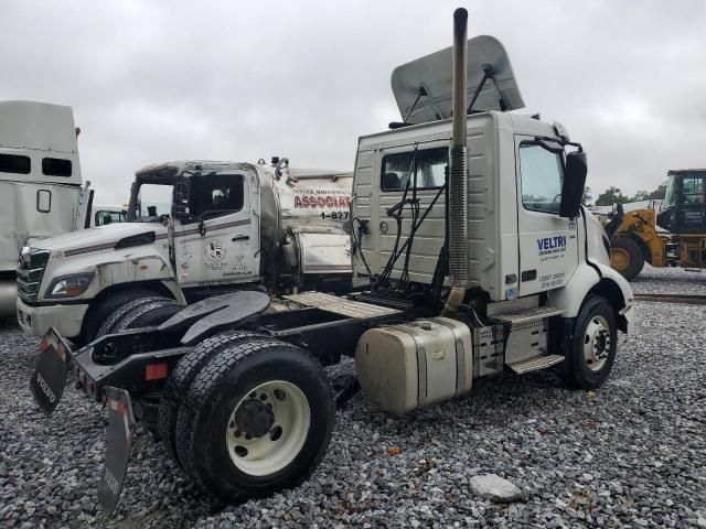 2019 Volvo Vnr Semi Truck