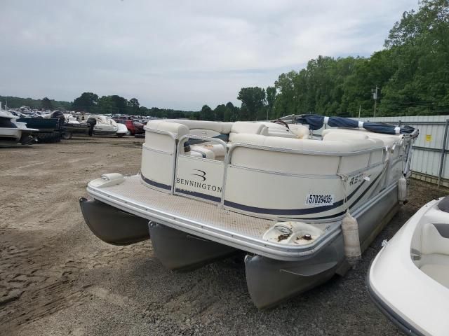 2004 Bennington Marine Boat