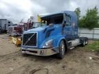2009 Volvo VNL Semi Truck