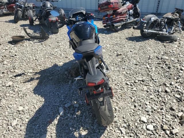 2025 Suzuki GSX800 F