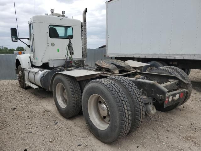 2013 Kenworth T800 Semi Truck