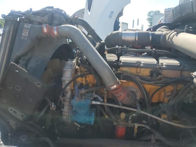 2005 Kenworth W900 Semi Truck