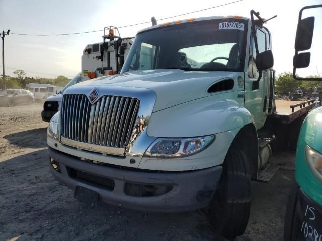 2013 International 4400 Rollback Truck