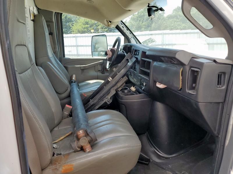 2022 GMC Savana Cutaway G3500