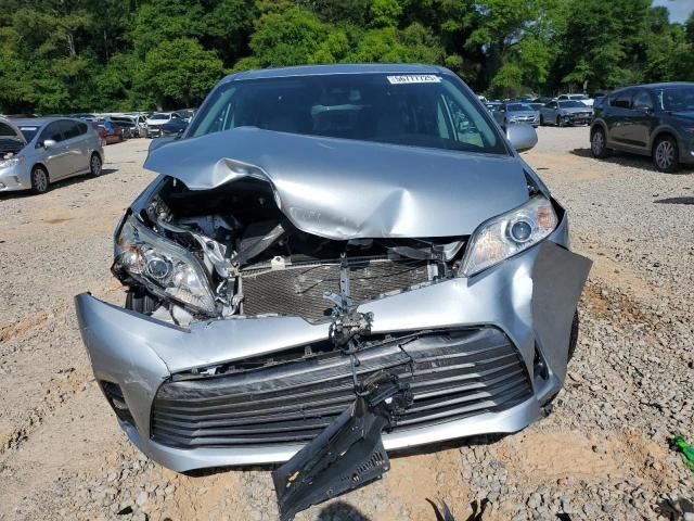 2020 Toyota Sienna XLE