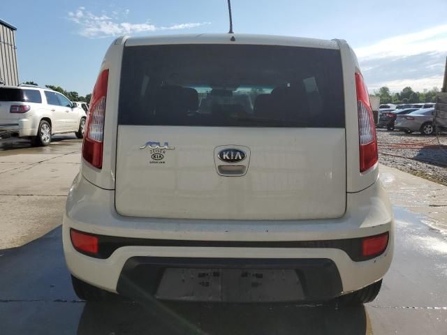 2013 KIA Soul +