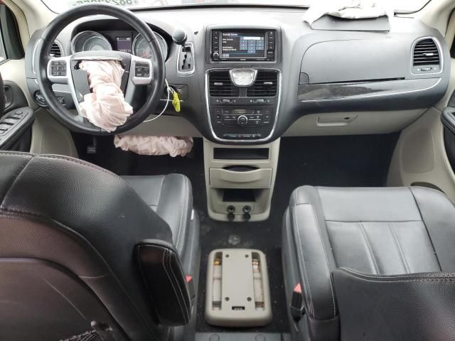 2013 Chrysler Town & Country Touring