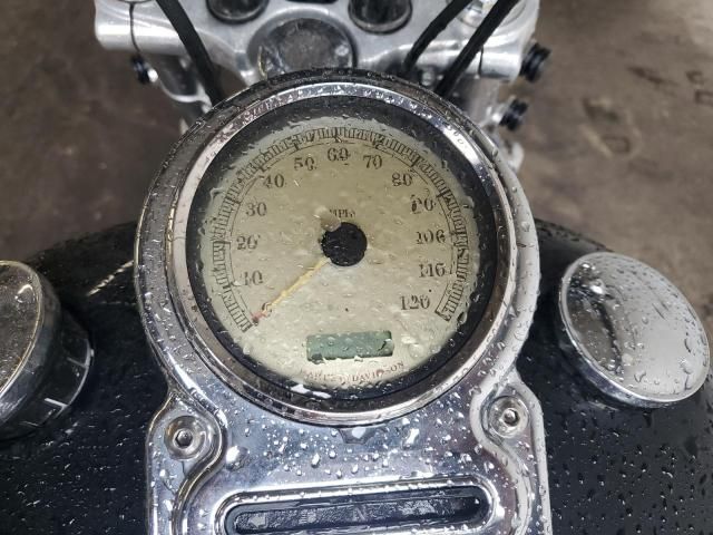 2010 Harley-Davidson Fxdc