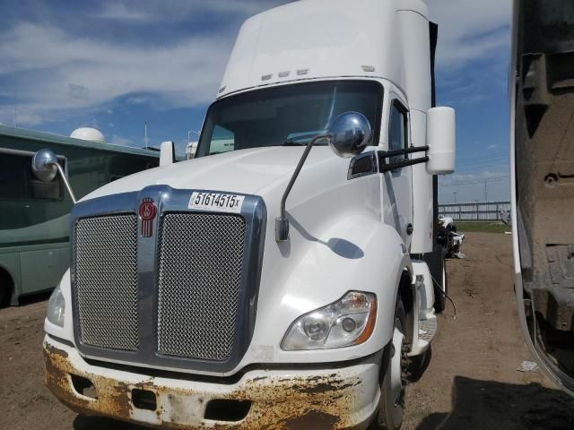 2014 Kenworth T680 Semi Truck