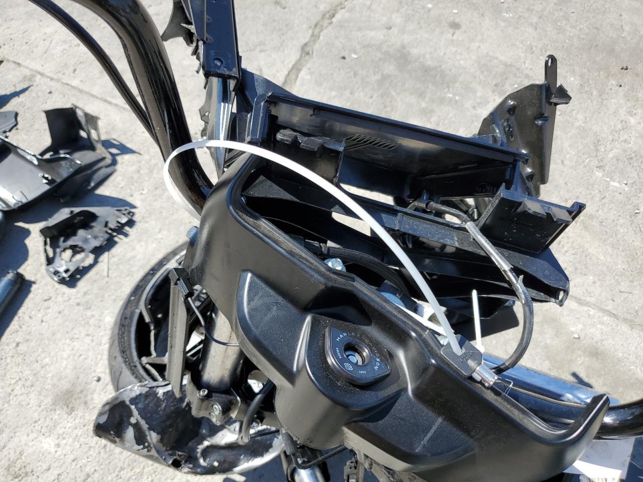 2024 Harley-Davidson Flhx