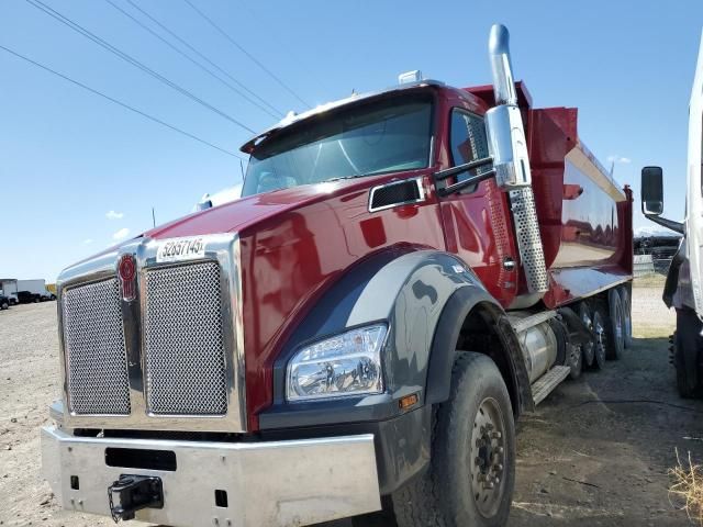 2023 Kenworth T880 Dump Truck