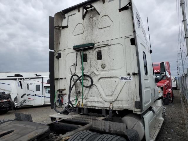 2012 Freightliner Cascadia Semi Truck