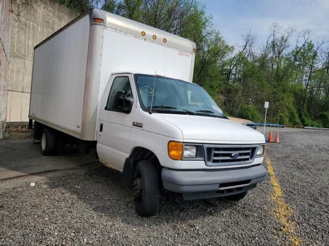 2021 Ford Econoline E350 Super Duty Cutaway Van