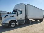 2016 Peterbilt 579 Semi Truck