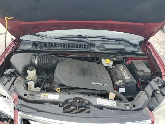 2013 Chrysler Town & Country Touring