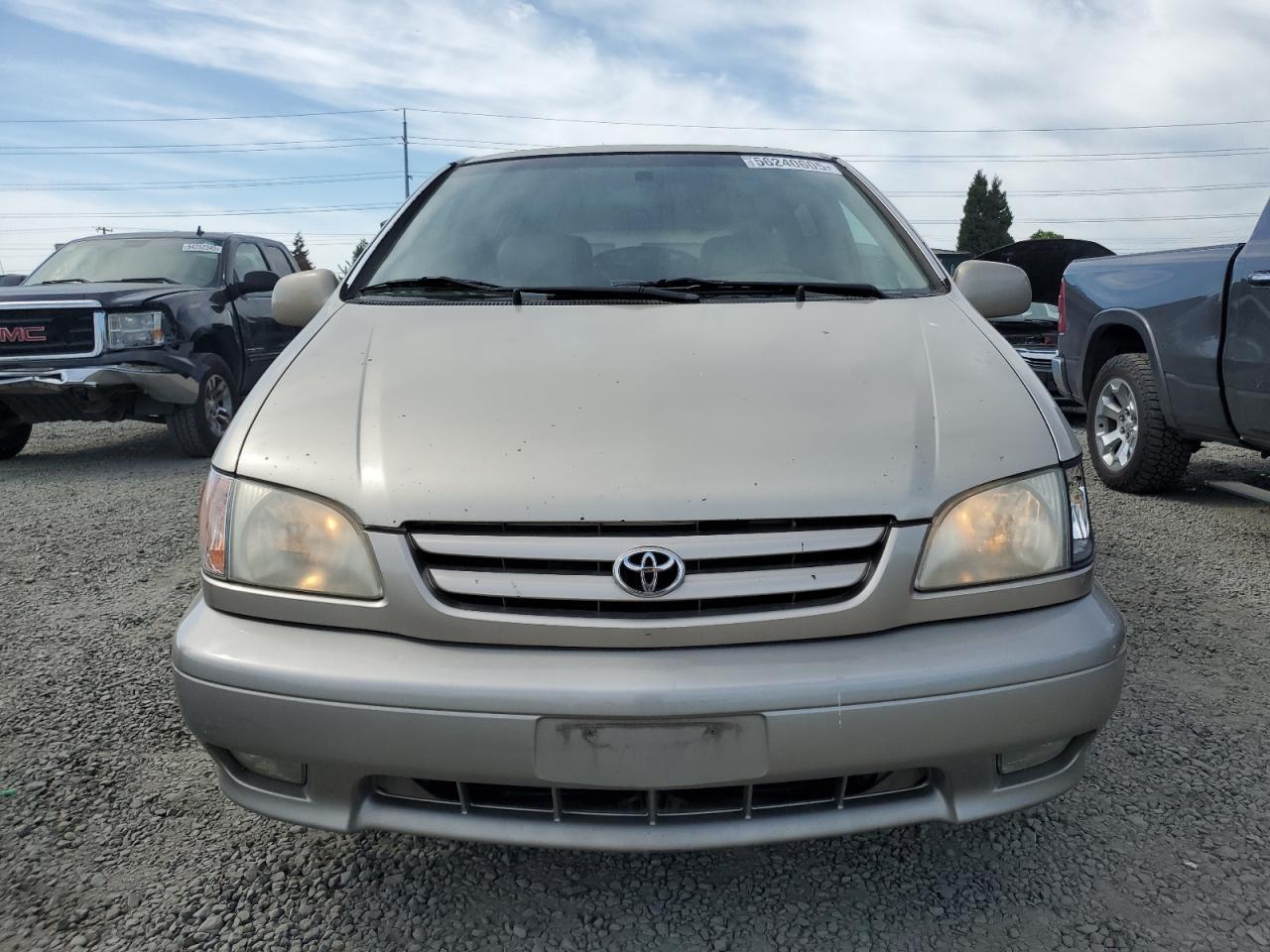 2001 Toyota Sienna le