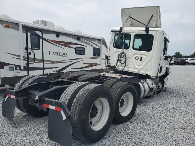 2023 Freightliner Cascadia 116 Semi Truck