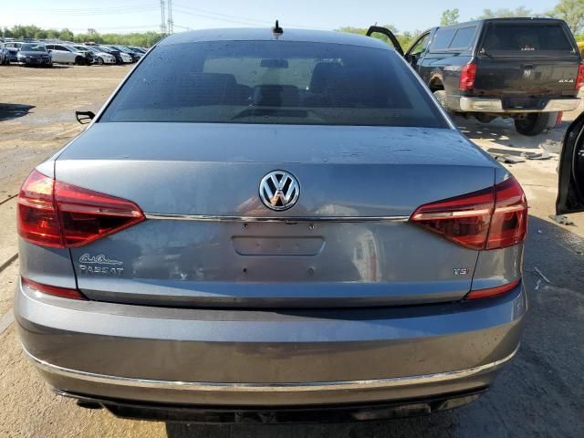 2017 Volkswagen Passat R-Line
