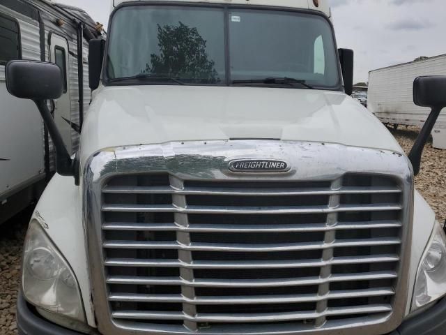 2016 Freightliner Cascadia 125 Semi Truck