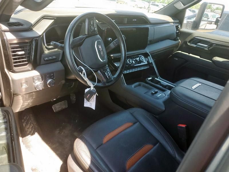 2024 GMC Sierra K2500 AT4