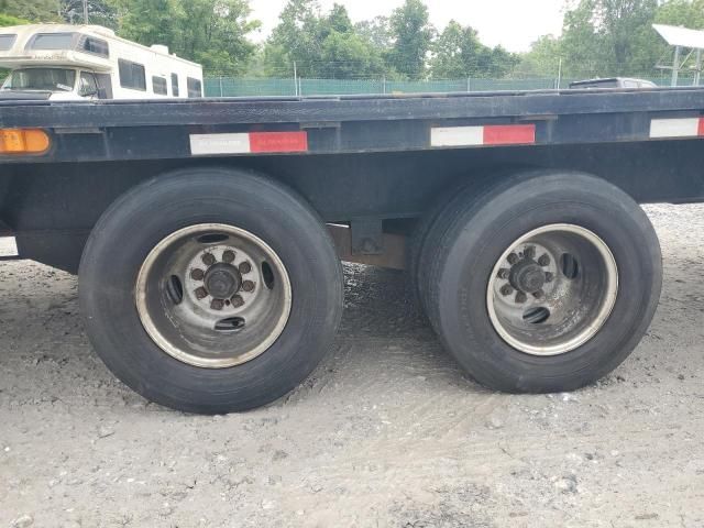 2016 PJ Gooseneck FD302 Equipment Trailer