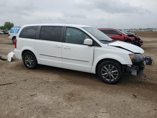 2014 Chrysler Town & Country S