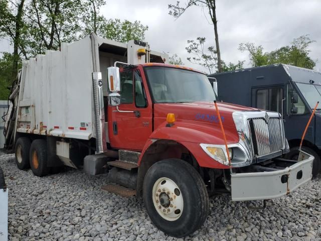 2003 International 7400 Refuse Truck