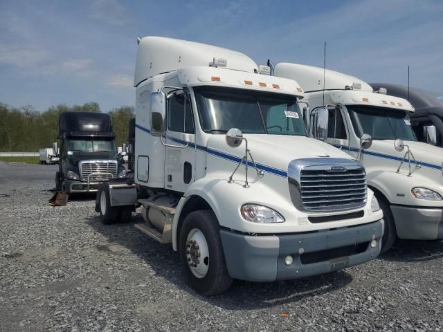 2010 Freightliner Columbia 112 Semi Truck
