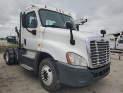 Vehiculos salvage en venta de Copart Homestead, FL: 2016 Freightliner Cascadia 125 Semi Truck
