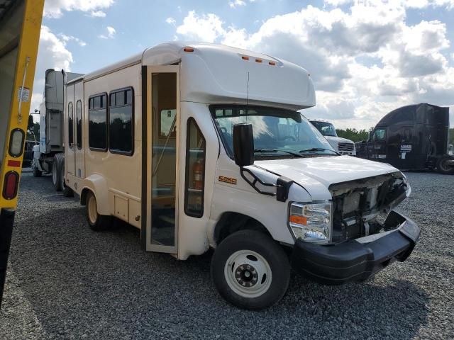 2021 Ford Econoline E350 Super Duty Cutaway Van