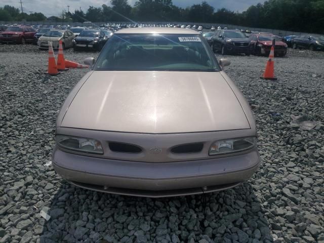 1999 Oldsmobile 88 Base