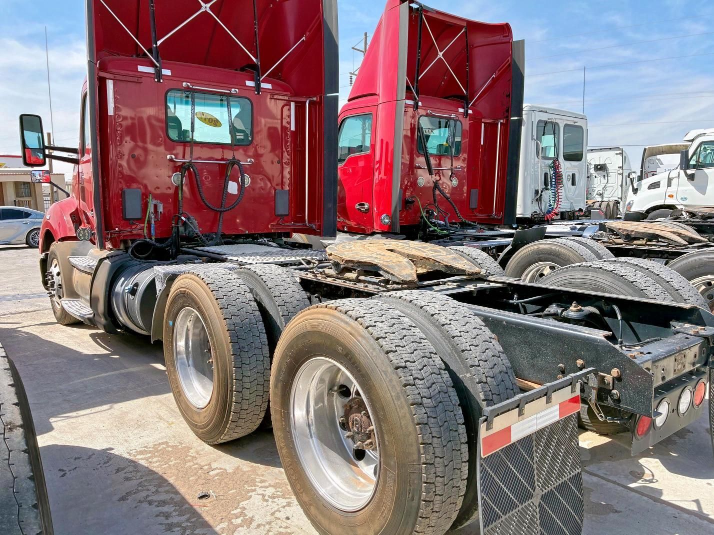 2017 Kenworth Construction T680