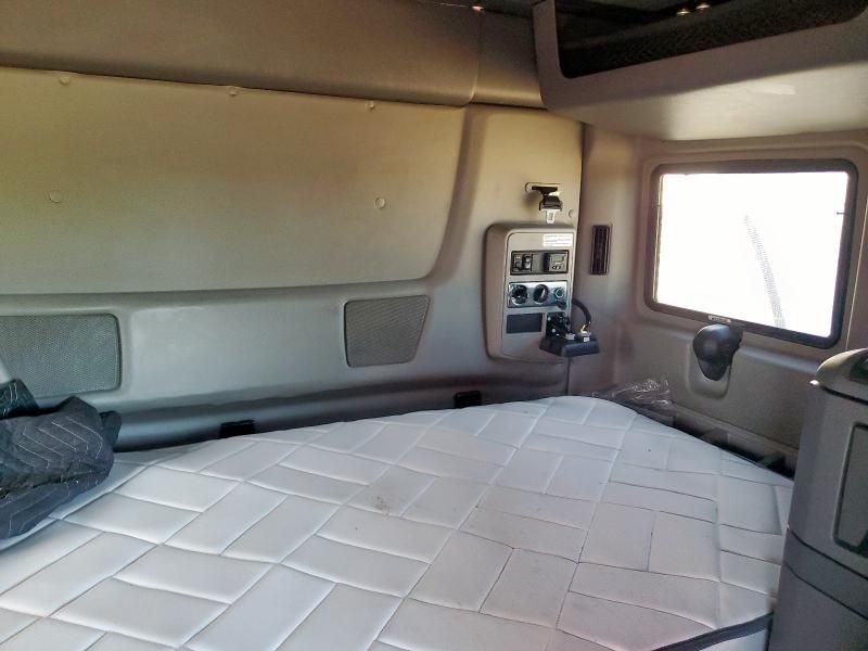 2020 International LT625