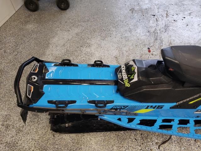 2018 Skidoo 2018 Skidoo Renegade