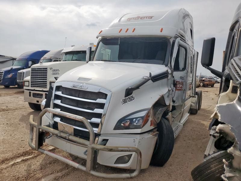2021 Freightliner Cascadia 126 Semi Truck