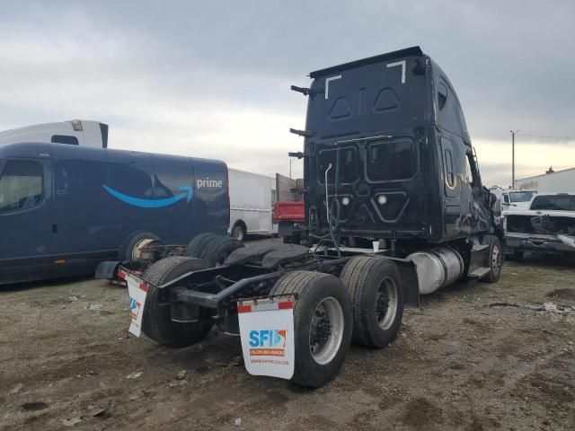 2020 Freightliner Cascadia 126