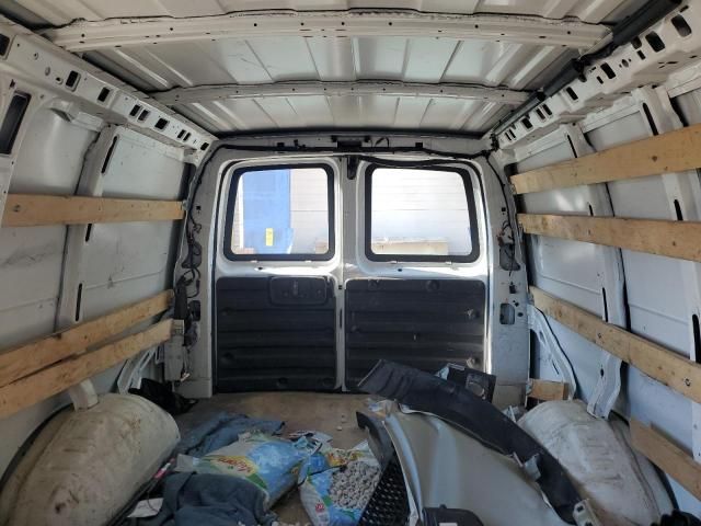 2022 Chevrolet Express G2500