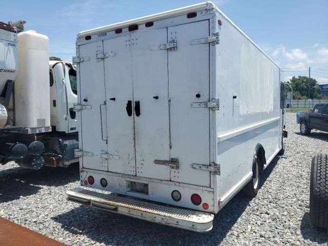 2005 Freightliner Chassis M Line WALK-IN Van