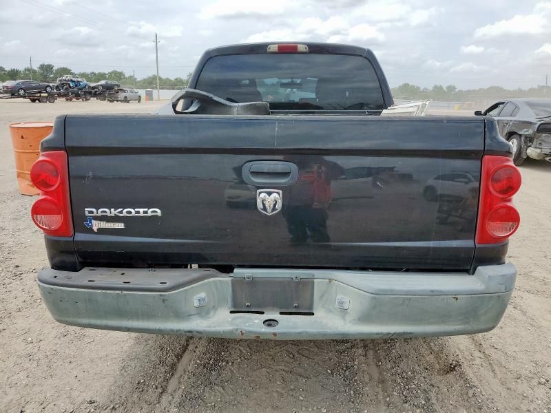 2005 Dodge Dakota Quattro