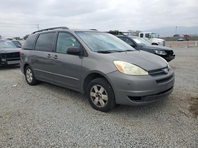 2004 Toyota Sienna CE